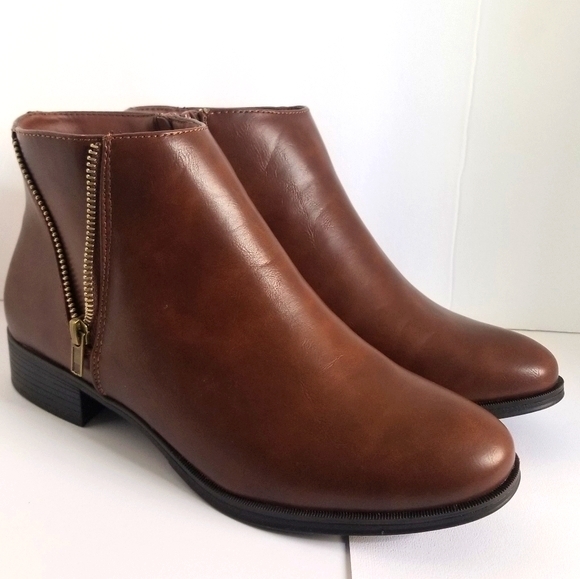 Shoes - NEW Brown Ankle Booties size 10